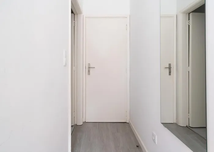 Moreira 284 בית הארחה